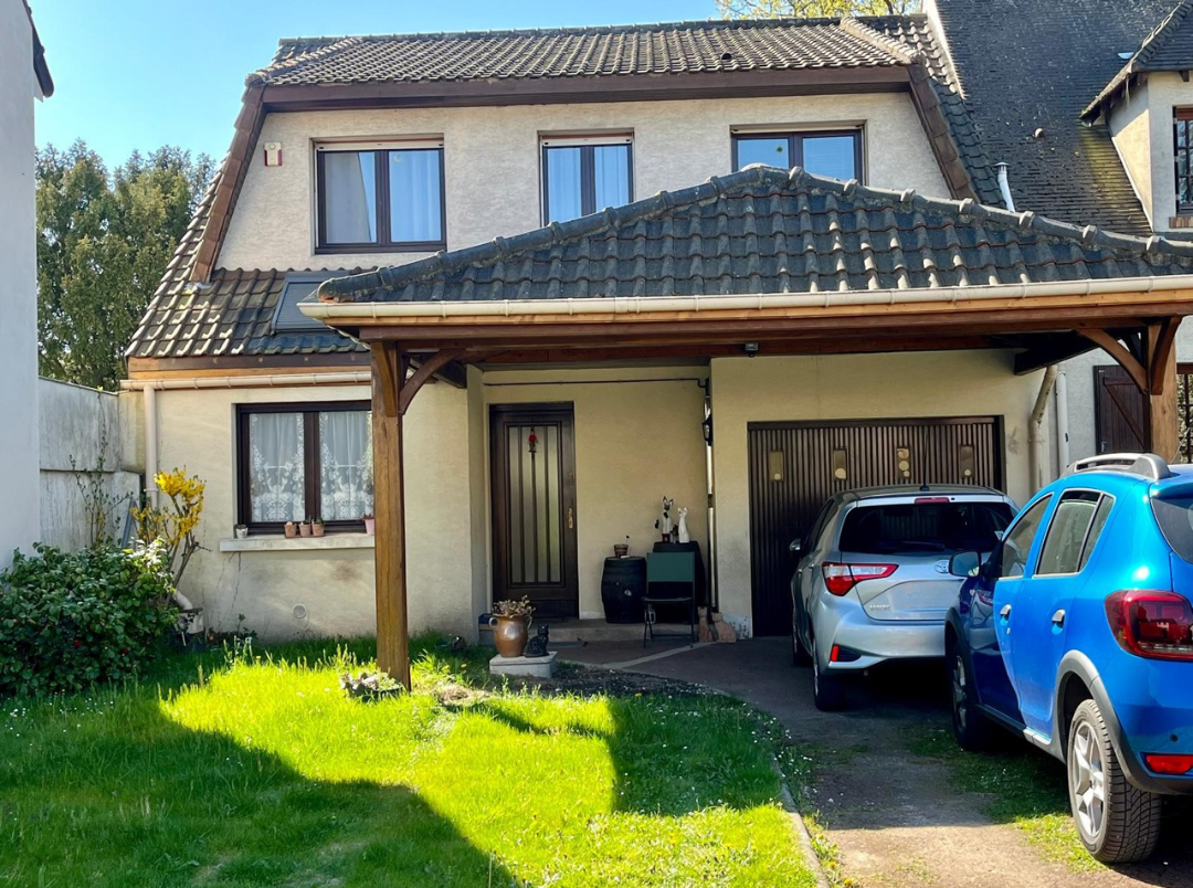 Pavillon familial de 110m2 sur 670m2 de terrain à Vaujours