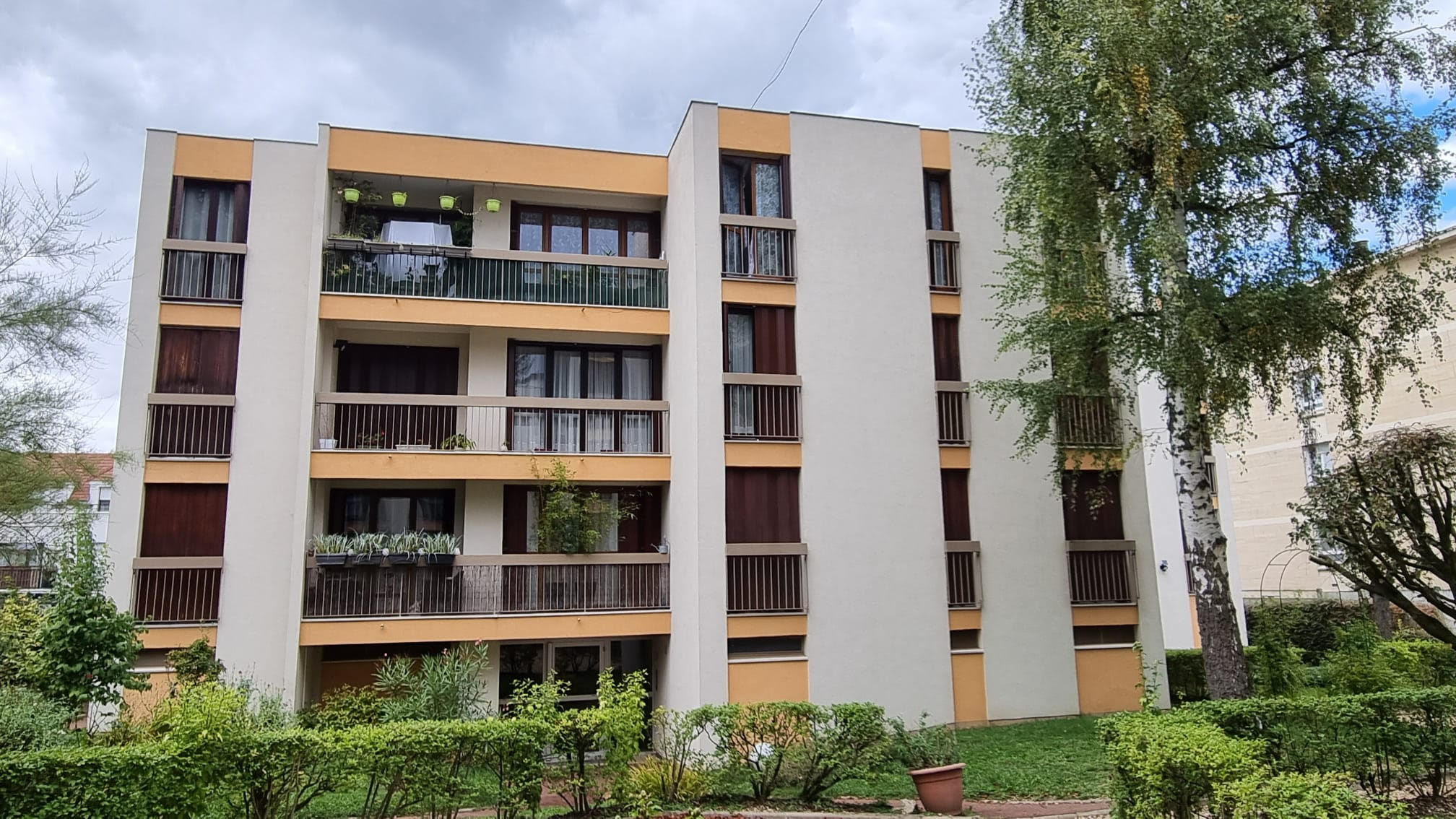 Appartement T3 à Villemomble À Proximité des Écoles et du